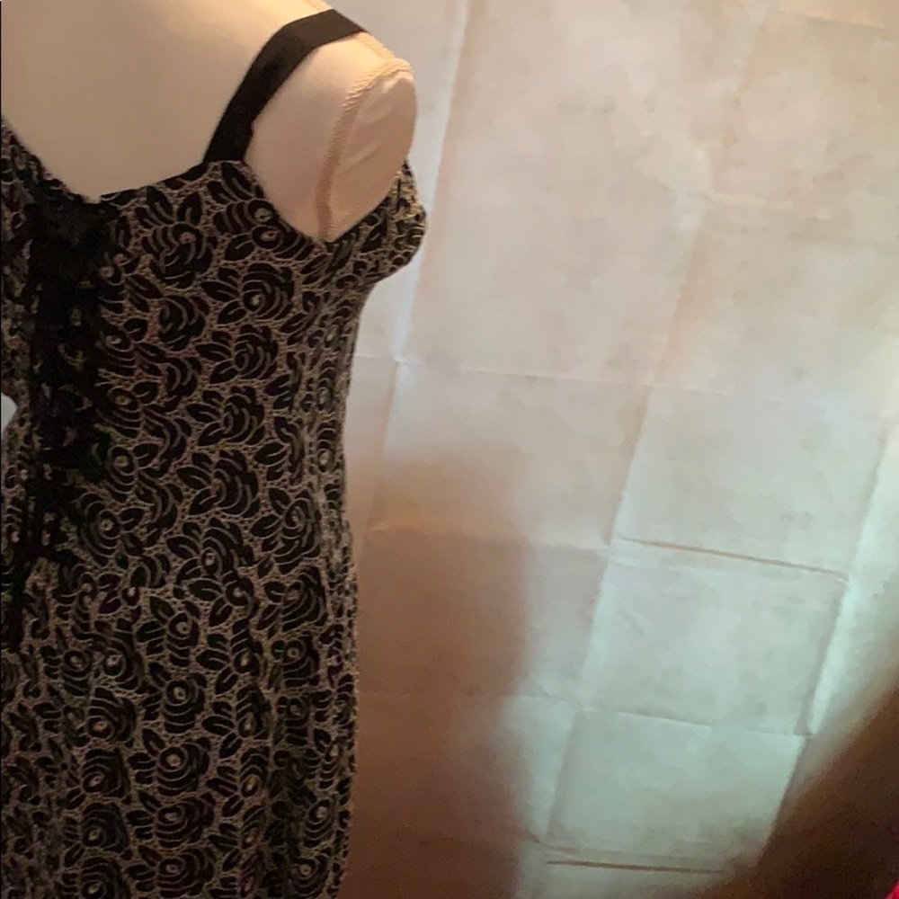 Flirty & Fun Dress-Floral Print w/LaceUp Back - Picture 6 of 8
